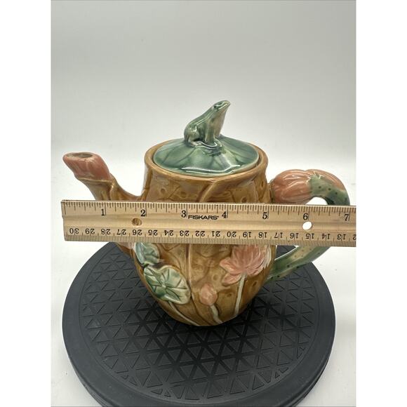 Vintage Henriksen Handpainted Classic Majolica Ceramic Frog Lily Pads Teapot - Picture 8 of 11